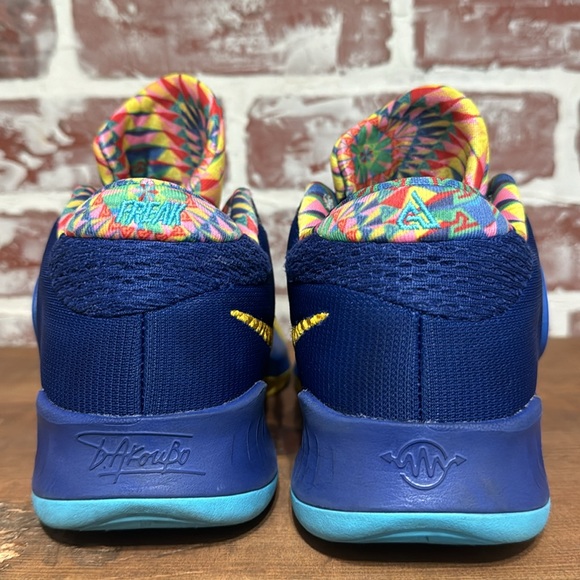 Nike Freak 4 SE Basketball Shoes Youth Sz 6Y - Picture 5 of 10